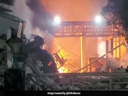 गुजरात के वलसाड में पेट्रो केमिकल कंपनी में ब्लास्ट से 2 लोगों की मौत, 2 घायल गुजरात के वलसाड में पेट्रो केमिकल कंपनी में ब्लास्ट से 2 लोगों की मौत, 2 घायल