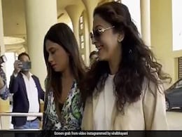 सिड-कियारा की शादी से लौट रहीं जूही चावला को फोटोग्राफरों के सामने से खींच ले गई उनकी मैनेजर, लोग बोले- बेचारी को बोलने भी नहीं दिया सिड-कियारा की शादी से लौट रहीं जूही चावला को फोटोग्राफरों के सामने से खींच ले गई उनकी मैनेजर, लोग बोले- बेचारी को बोलने भी नहीं दिया