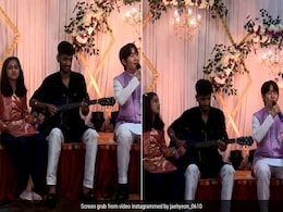 Watch: Korean Man Sings <i>'Kabira' </i> At Indian Wedding, Leaves Internet Impressed Watch: Korean Man Sings <i>'Kabira' </i> At Indian Wedding, Leaves Internet Impressed