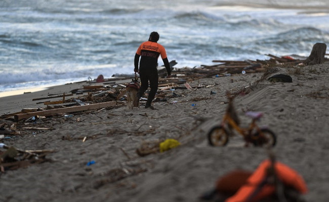 59 Migrants, Including 11 Children, Dead After Boast Sinks Off Italy Coast