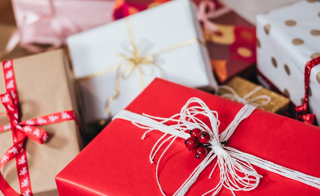 Astrology के अनुसार किसी को भी गलती से भी न दें ये गिफ्ट, वरना हो सकता है यह!