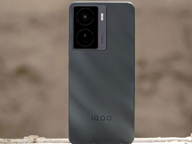iQoo Z7 5G Unboxing and Hands-on Review | 20 हजार के अंदर बेस्ट फोन?