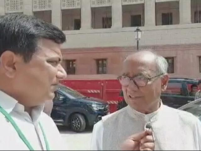 "Even If Someone Iterates Modi Surname...": Digvijaya Singh On Rahul Gandhi