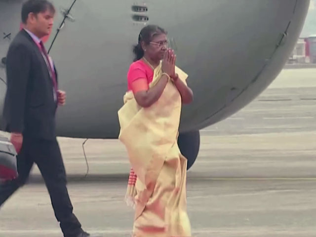 President Droupadi Murmu Arrives In Kolkata On 2-Day West Bengal Visit