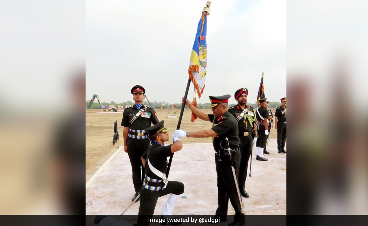 Army Chief Presents 'President's Standards' To 4 Armoured Regiments