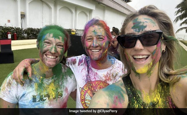 होली है...! WPL में होली का जश्न, विदेशी खिलाड़ियों का ग्रैंड सेलिब्रेशन, देखें Photos