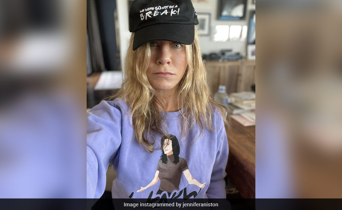 Jennifer Aniston On <i>F.R.I.E.N.D.S</i>: "There's A Whole Generation That Finds Episodes Offensive"