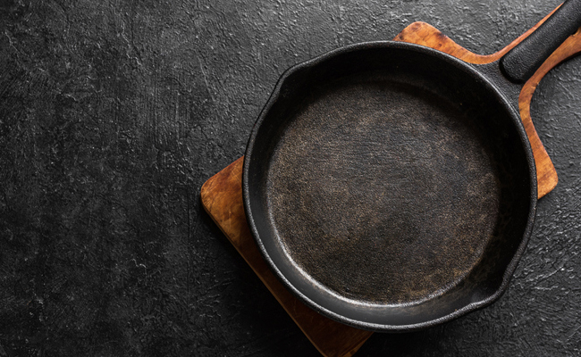 क्या आप जानते हैं लोहे की कड़ाही में खाने से क्या होता है? शेफ कुणाल के इस सवाल पर आए मजेदार कमेंट्स