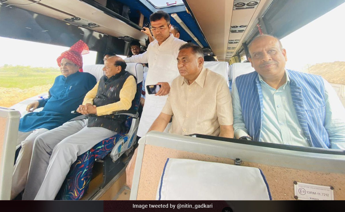 दिल्ली से चंडीगढ़ कार से मात्र दो घंटे में पहुंचा जा सकेगा, नितिन गडकरी ने किया अर्बन एक्सटेंशन रोड का मुआयना