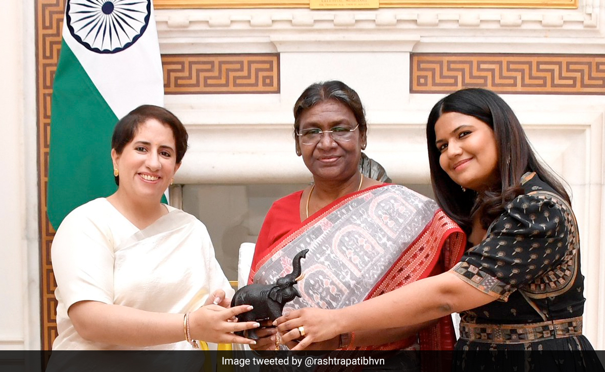 President Murmu Meets Director, Producer Of Oscar-Winning 'The Elephant Whisperers'