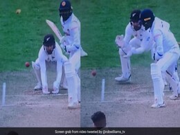 'ये क्या गजब हुआ..' जब स्पिनर की गेंद हवा में लहराई, अंपायर, बल्लेबाज, विकेटकीपर, सभी के उड़े होश, Video 'ये क्या गजब हुआ..' जब स्पिनर की गेंद हवा में लहराई, अंपायर, बल्लेबाज, विकेटकीपर, सभी के उड़े होश, Video
