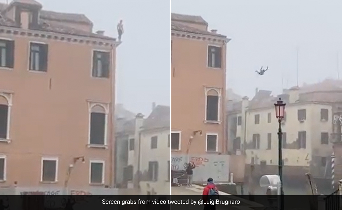 Video: Venice Authorities Look For "Idiot" Who Jumped Off 3-Storey Building Into Canal