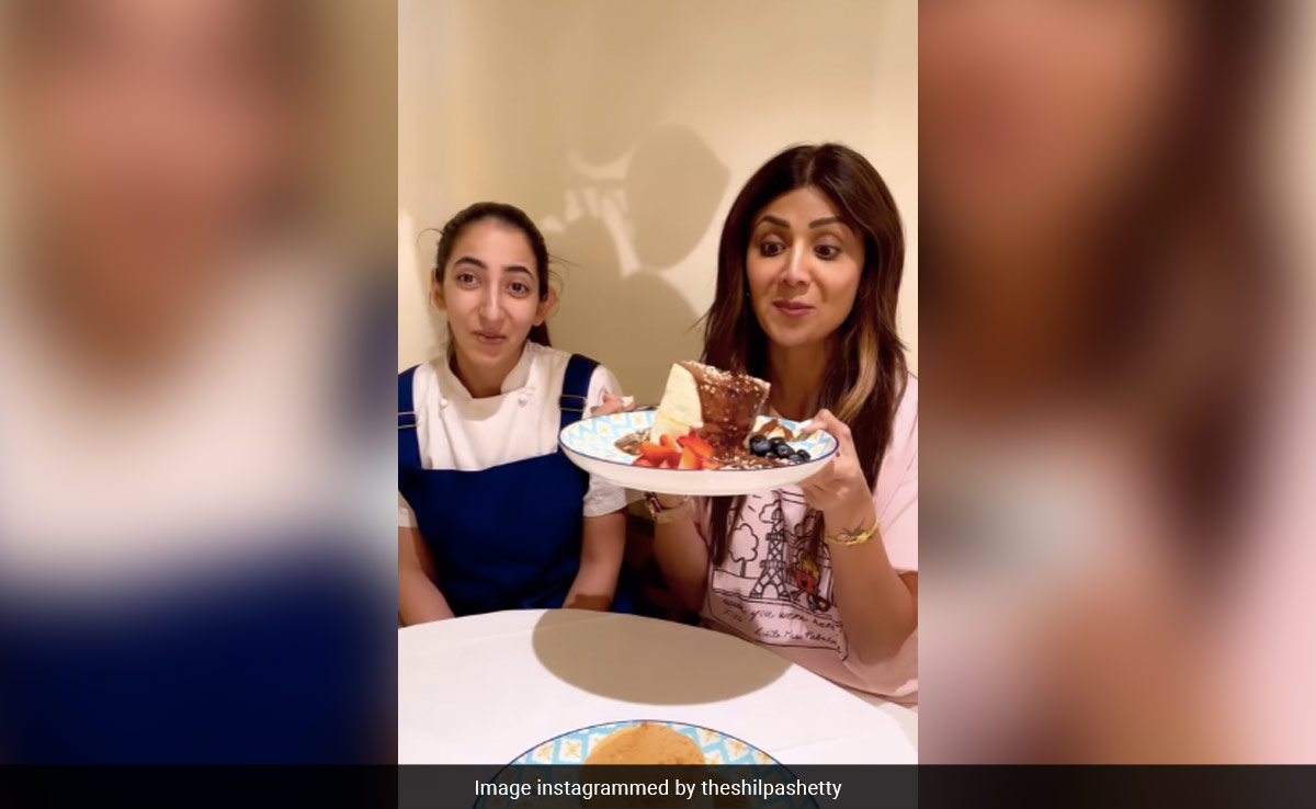 चीट डे पर शिल्पा शेट्टी ने जम कर लिए पेनकैक के मजे, आप भी बहुत आसानी से बना सकते हैं लो कैलोरी पैन केक