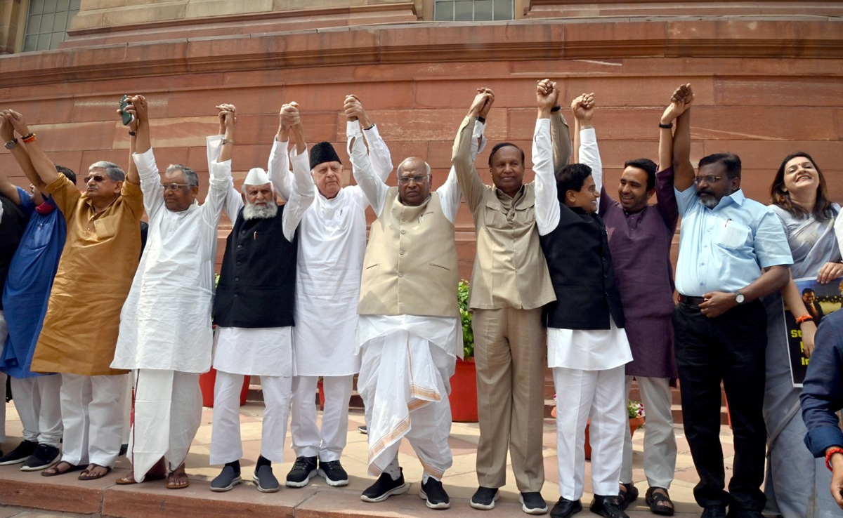 Opposition Leaders Form Human Chain Near Parliament Over Adani Row