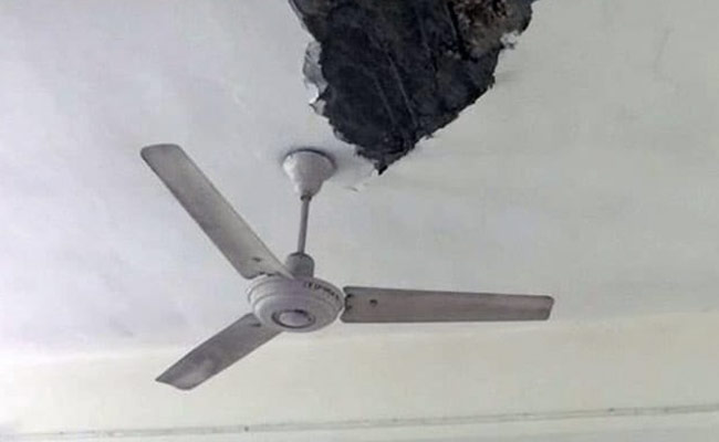 4 Injured As Ceiling Plaster Of Mumbai Hospital Collapses
