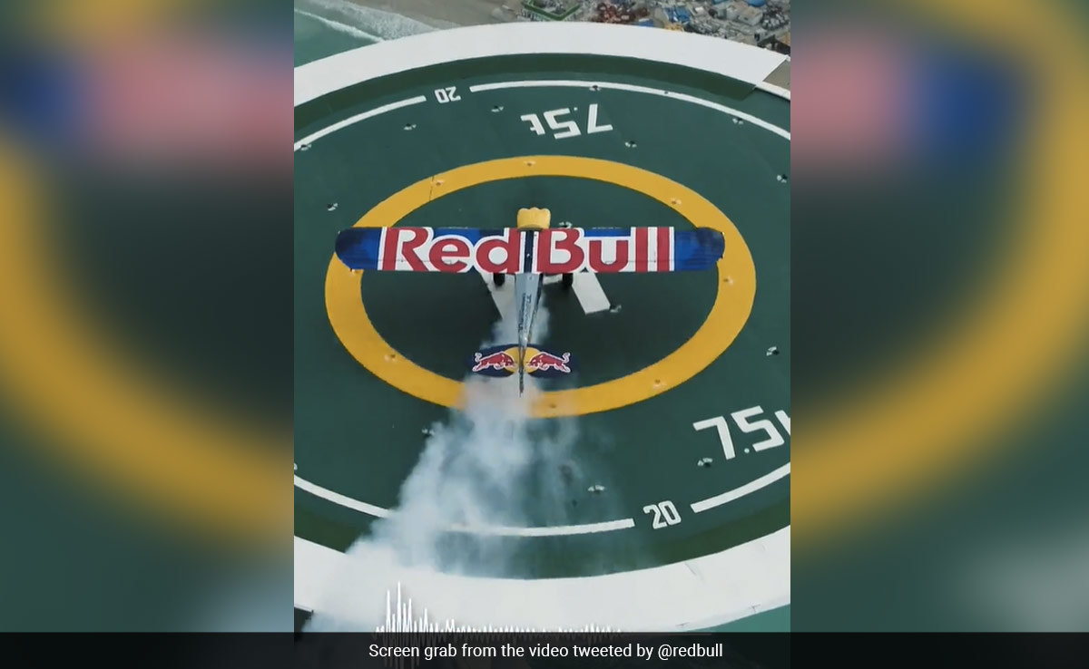 Video Shows Pilot's "Bullseye" Landing On Tiny Helipad Above Dubai Hotel