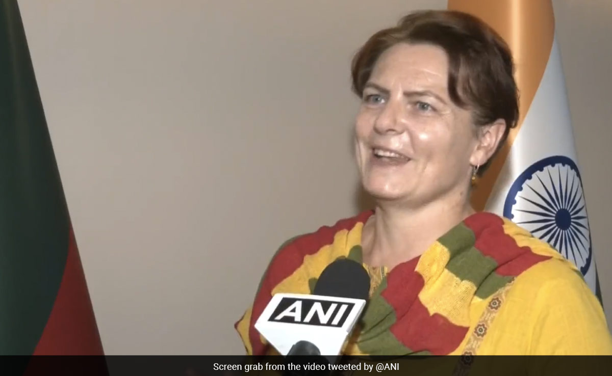 लिथुआनिया की राजदूत हिन्दी में बात करती हैं, कहती हैं लिथुआनियाई भाषा संस्कृत के बेहद करीब वाली भाषा है