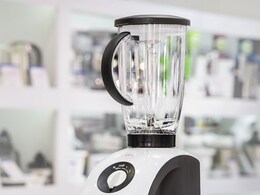 Kitchen Hacks: अपने मिक्सर ग्राइंडर को अंदर से साफ करने के आसान कारगर तरीके, चुटकियों में हो जाएगा काम Kitchen Hacks: अपने मिक्सर ग्राइंडर को अंदर से साफ करने के आसान कारगर तरीके, चुटकियों में हो जाएगा काम