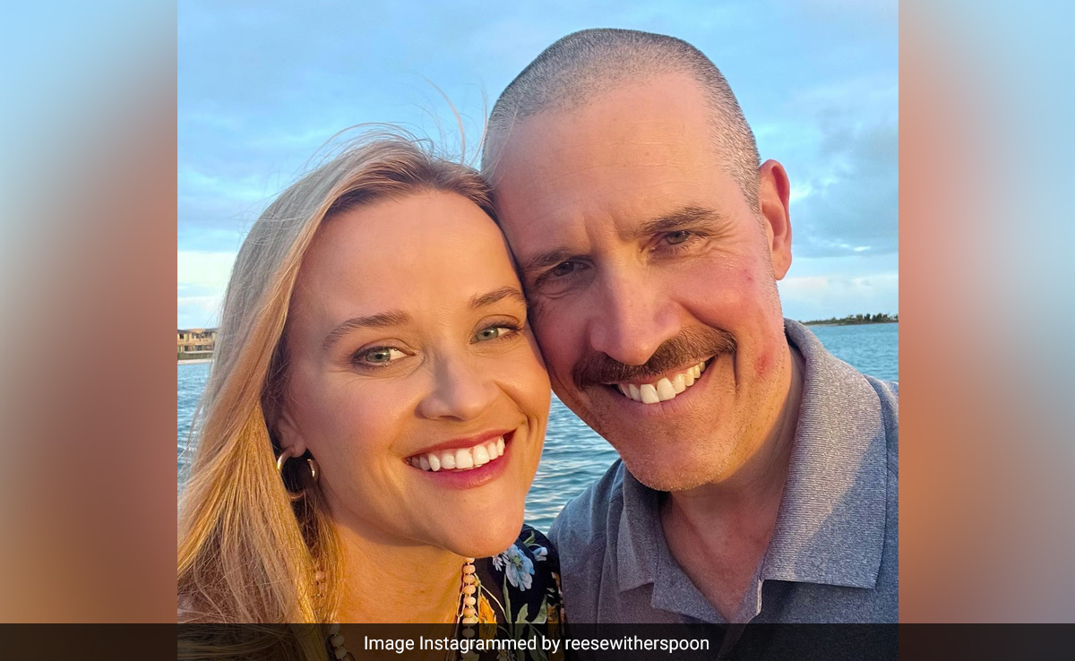 Reese Witherspoon And Jim Toth To Divorce, "Moving Forward With Mutual Respect"