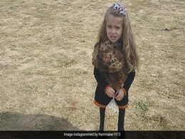 बच्ची के पतले पैरों को देख कन्फ्यूज हुए लोग, तेज़ नज़र वाले झट से पकड़ लेंगे क्या है सच? बच्ची के पतले पैरों को देख कन्फ्यूज हुए लोग, तेज़ नज़र वाले झट से पकड़ लेंगे क्या है सच?