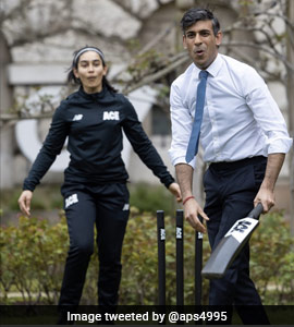 Rishi Sunak Faces Sam Curran, Chris Jordans Bowling; This Happens Next. Watch