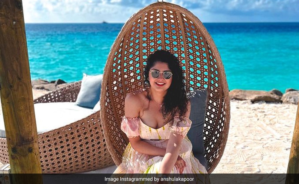 Anshula Kapoor Looks Absolutely Spring Chic In Maldives In A Printed Off-Shoulder Dress