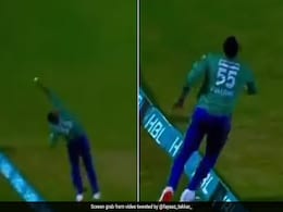 Video: PSL में पोलार्ड ने बल्लेबाज की पलक झपकते ही बदल दी किस्मत, बाउंड्री पर लिया असंभव कैच, यकीन करना हो रहा मुश्किल Video: PSL में पोलार्ड ने बल्लेबाज की पलक झपकते ही बदल दी किस्मत, बाउंड्री पर लिया असंभव कैच, यकीन करना हो रहा मुश्किल