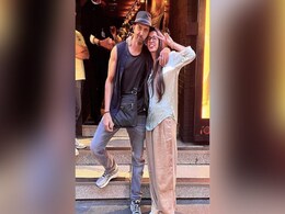 Hrithik Roshan Is Smitten By Girlfriend Saba Azad's "Moves" - See Inside Hrithik Roshan Is Smitten By Girlfriend Saba Azad's "Moves" - See Inside