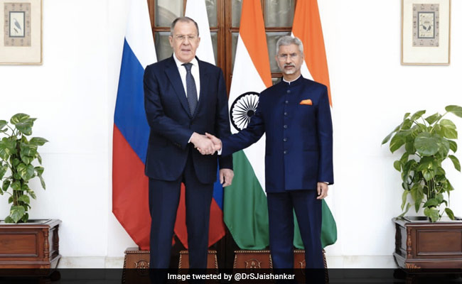 एस जयशंकर और रूस के विदेश मंत्री लावरोव की हुई मुलाकात, जानें किन मुद्दों पर हुई बातचीत