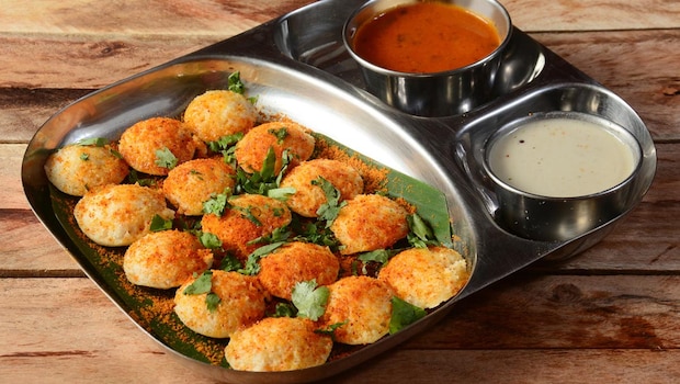 These tasty idlis cooked in lentil mix make a scrumptious meal. These tasty idlis cooked in lentil mix make a scrumptious meal.