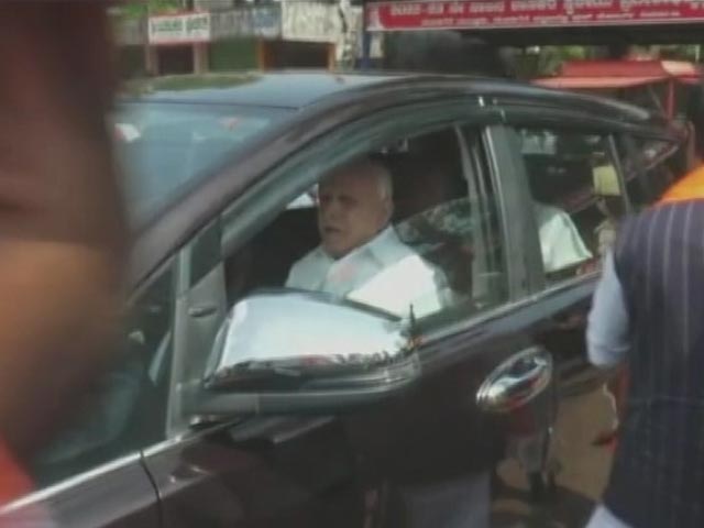 BS Yediyurappa Surrounded By BJP Workers, Forced To Cancel Poll Campaign