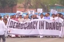 "Democracy In Danger": Opposition MPs March To Rashtrapati Bhavan "Democracy In Danger": Opposition MPs March To Rashtrapati Bhavan
