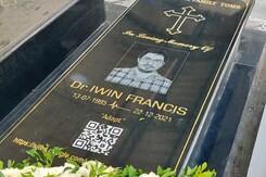 To Keep Alive Memory Of Son, Parents Place QR Code On His Tombstone To Keep Alive Memory Of Son, Parents Place QR Code On His Tombstone
