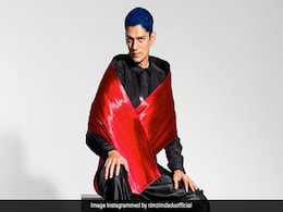 Actor Vijay Varma Leaves Fans Amused As He Poses In Metallic Saree And Blue Hair Actor Vijay Varma Leaves Fans Amused As He Poses In Metallic Saree And Blue Hair