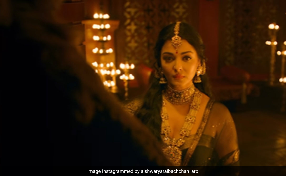 A Glimpse Of Aishwarya Rai In <i>PS-2</i> Poster Proves That The Ethnic Elegance Will Only Continue