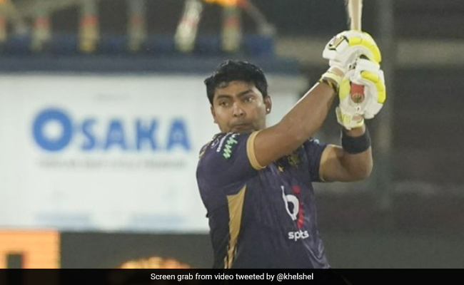 Video: जिस पाकिस्तानी खिलाड़ी को भुला दिया गया, उसने PSL में गेंदबाजों को कूटा, 14 गेंद में ठोक डाले 7 बाउंड्री