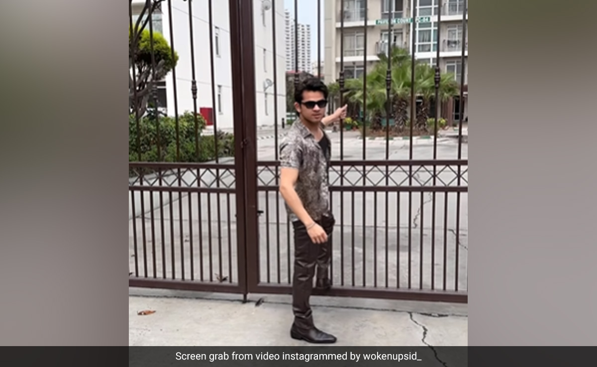 Varun Dhawan "Loved" This Mimicry Video But Here's What He Would Have Done Differently