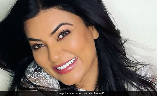 In her routine, Sushmita focuses on compound exercises that engage multiple muscle groups at once