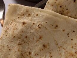 Watch: How To Make Yummy Chilli Garlic Roomali Roti