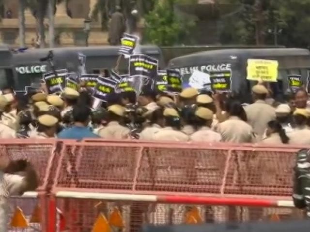 Opposition MPs On Protest March Over Adani Row Stopped By Cops