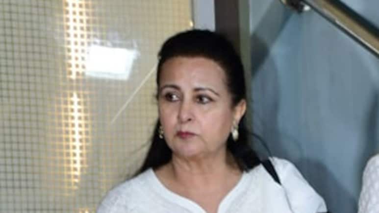 सुलक्षणा पंडित के अंतिम संस्कार में पहुंची पूनम ढिल्लों, कहा-मैं हमेशा विजयता से कहती रही..