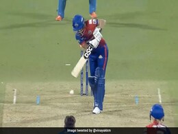 DC vs MI: पहले गिल्लियां उड़ी, फिर बल्लेबाज़ के उड़े होश, Issy Wong ने मचाया गदर DC vs MI: पहले गिल्लियां उड़ी, फिर बल्लेबाज़ के उड़े होश, Issy Wong ने मचाया गदर