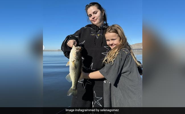 Selena Gomez Posts Pics From Fishing Trip: "Texas Girl At Heart"