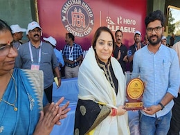 दिल्ली की मेयर शैली ओबेरॉय ने विश्व पुस्तक मेले में शहीद भगत सिंह की जेल डायरी देखी दिल्ली की मेयर शैली ओबेरॉय ने विश्व पुस्तक मेले में शहीद भगत सिंह की जेल डायरी देखी
