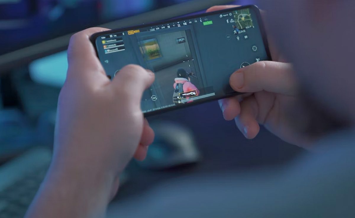 Man Forces 11-Year-Old Son To Play Video Games For 17 Hours Without Sleep As Punishment