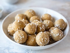 3-Ingredient Peanut Protein Balls