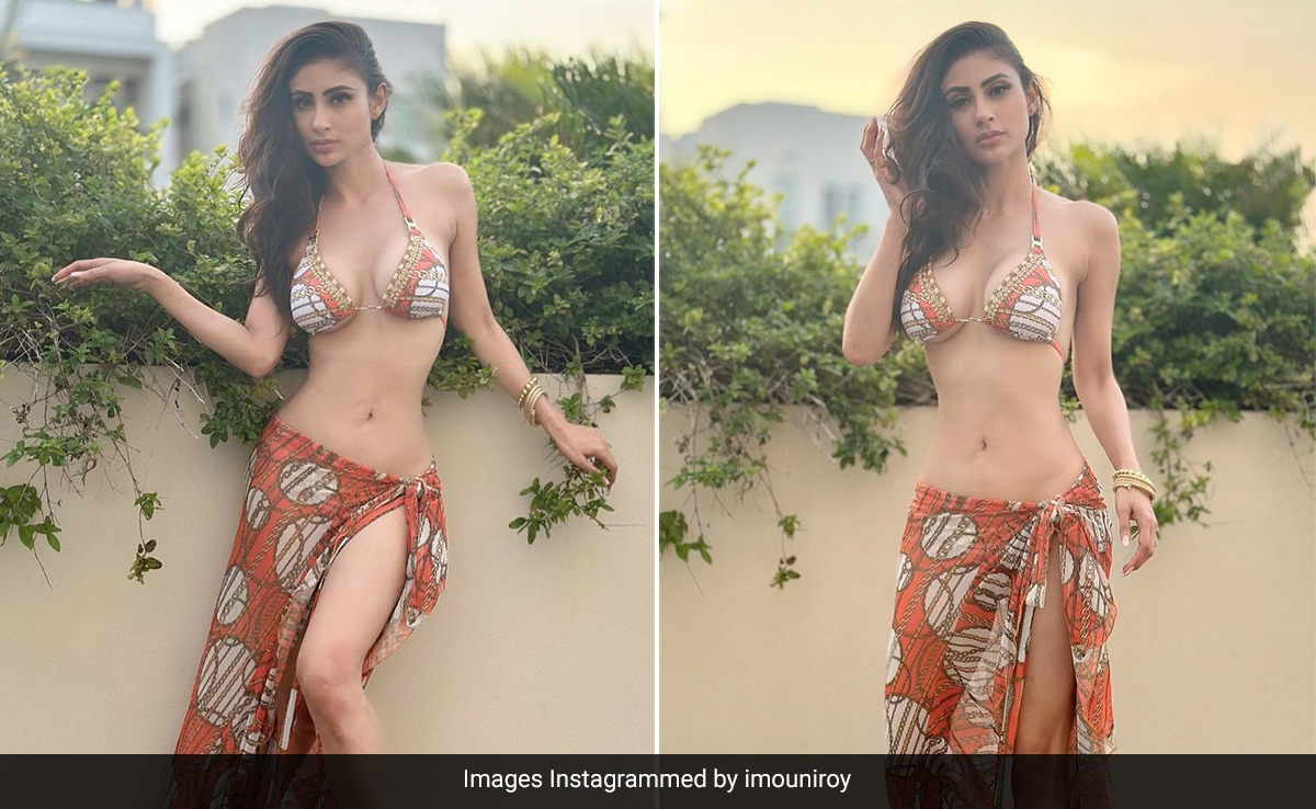 The Mercury Needle Breaks As Soon As It Reaches Mouni Roy In A Drawstring Swim Set