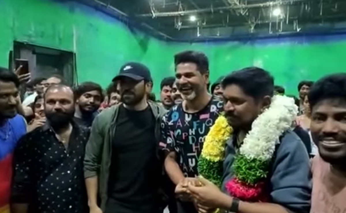 Prabhu Deva And Team Welcome Ram Charan On The Sets Of <i>RC15</i> In True <i>Naatu Naatu</i> Style