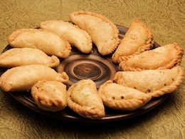 Diwali Popular Recipes: दिवाली पर बनाएं ये 5 पॉपुलर देसी व्यंजन, तारीफ करते नहीं थकेंगे गेस्ट Diwali Popular Recipes: दिवाली पर बनाएं ये 5 पॉपुलर देसी व्यंजन, तारीफ करते नहीं थकेंगे गेस्ट