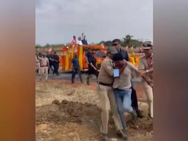 Video: Man Skips Barricade, Runs Towards PM During Karnataka Roadshow